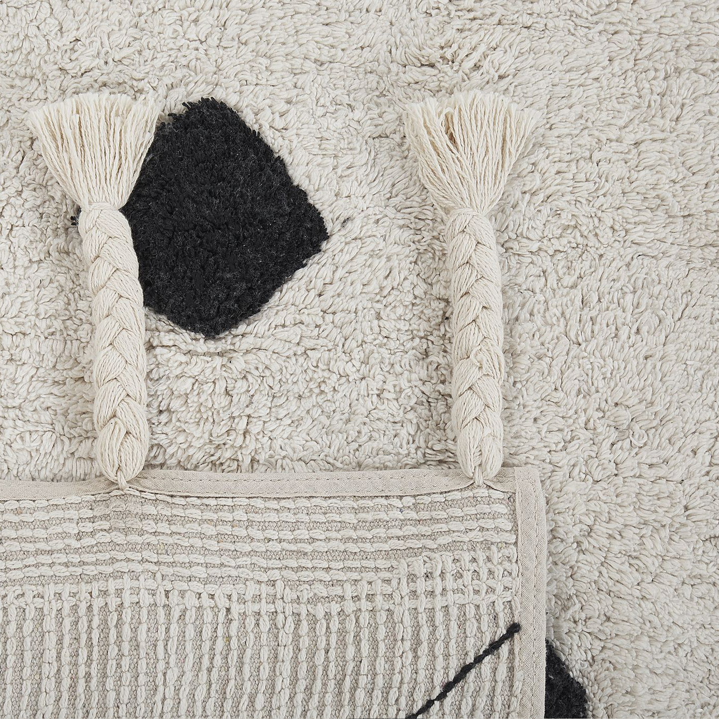 Runa Rug Off-White Black Cotton 160 x 230cm Geometric Tassels