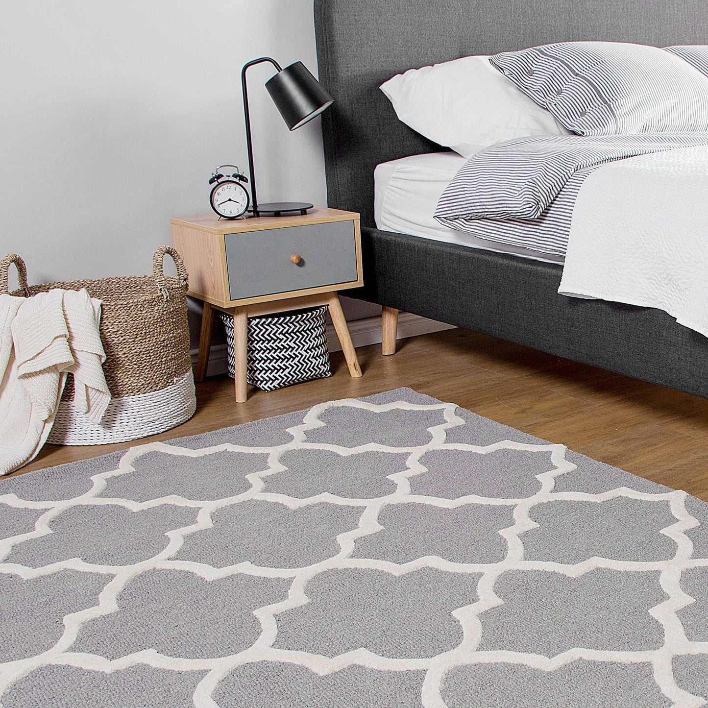 Grey Wool Rug 80 x 150 Hand Tufted Trellis Pattern