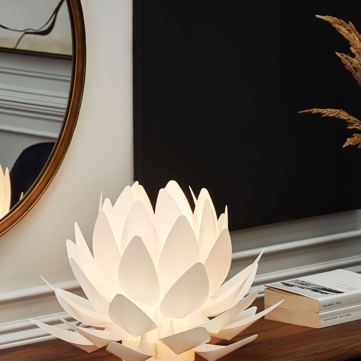 Table Lamp White Flower Shaped Minimalist 30cm