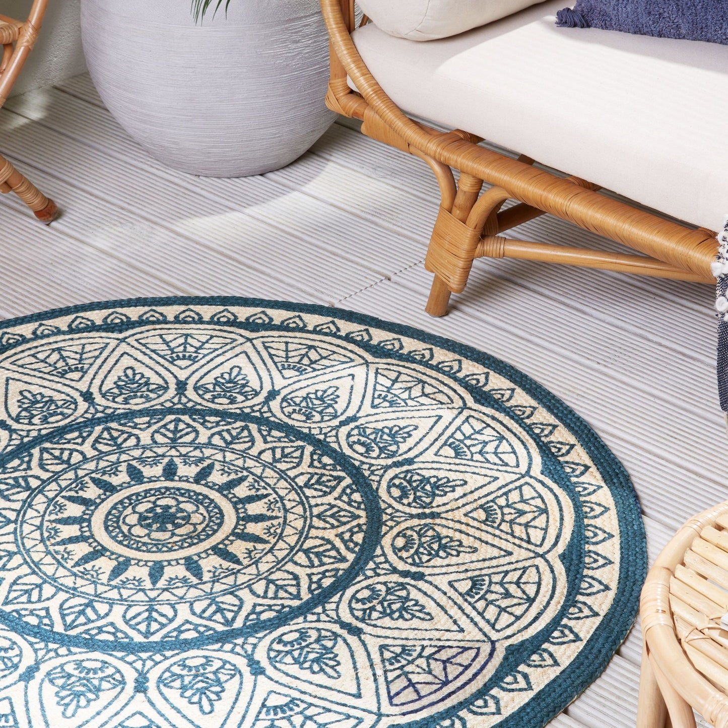 Blue Round 120cm Area Rug Handwoven Eco Friendly Boho Oriental Style Pattern