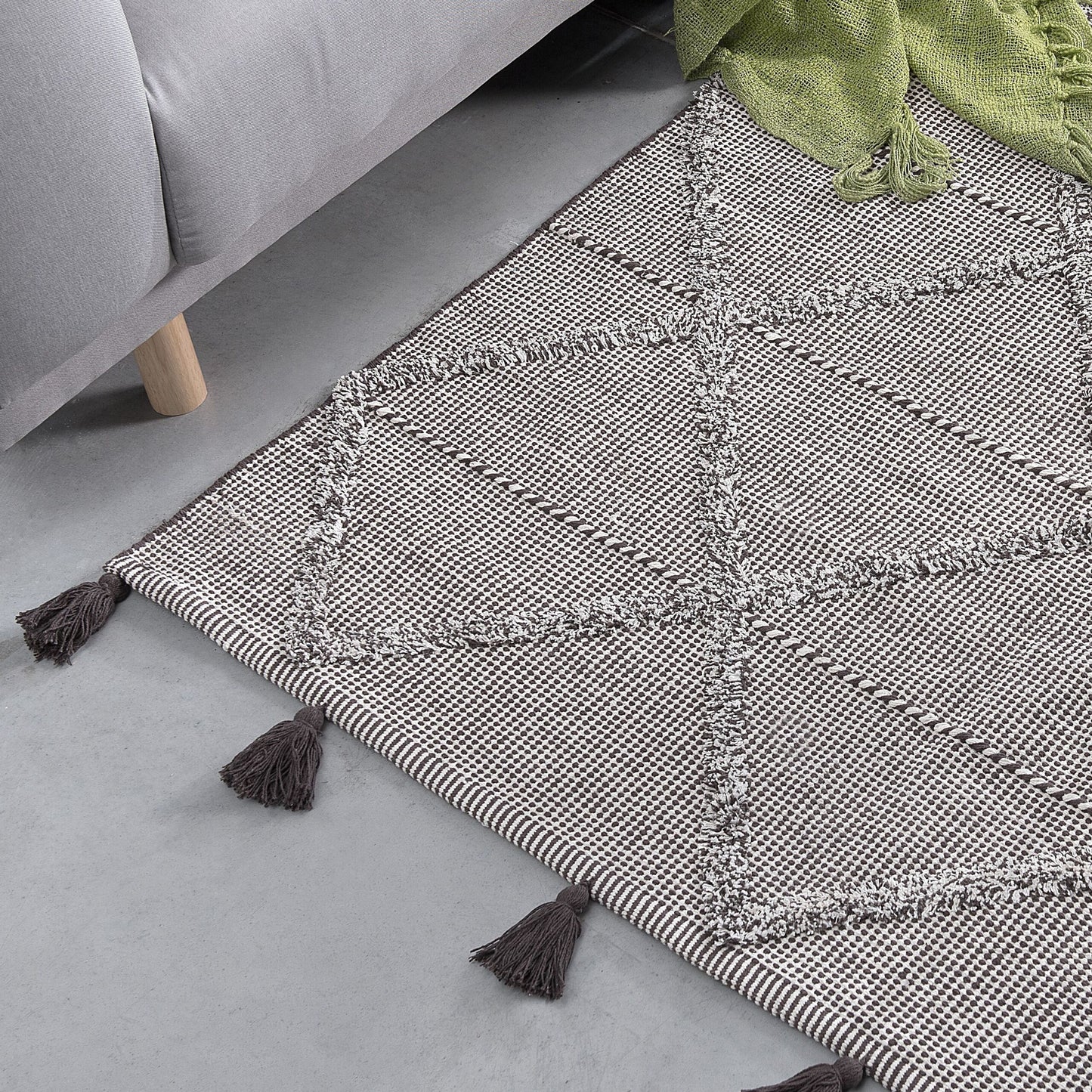 Oriental Rug Brown 140 x 200 Geometric Tassel Shag