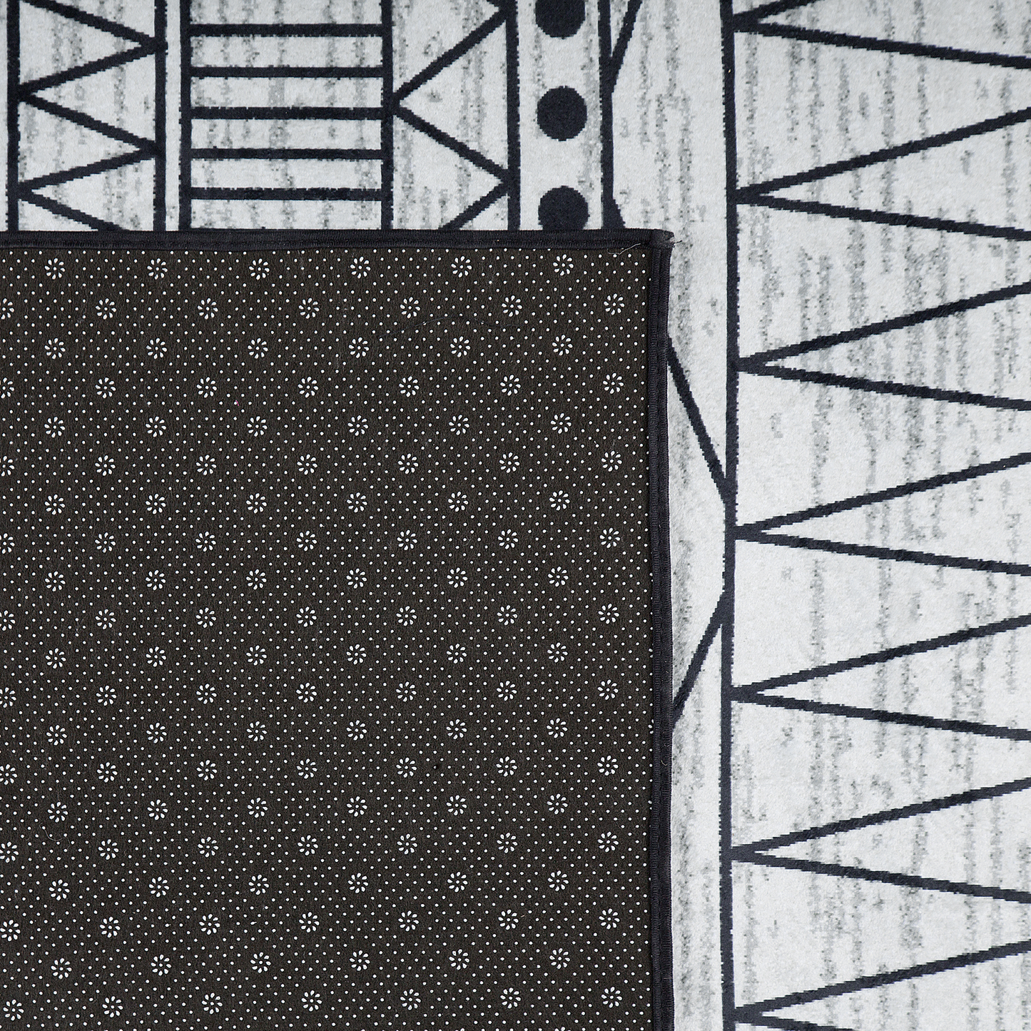 Rug Black Grey Geometric Pattern Polyester 140 X 200cm Low Pile Anti Slip Coating