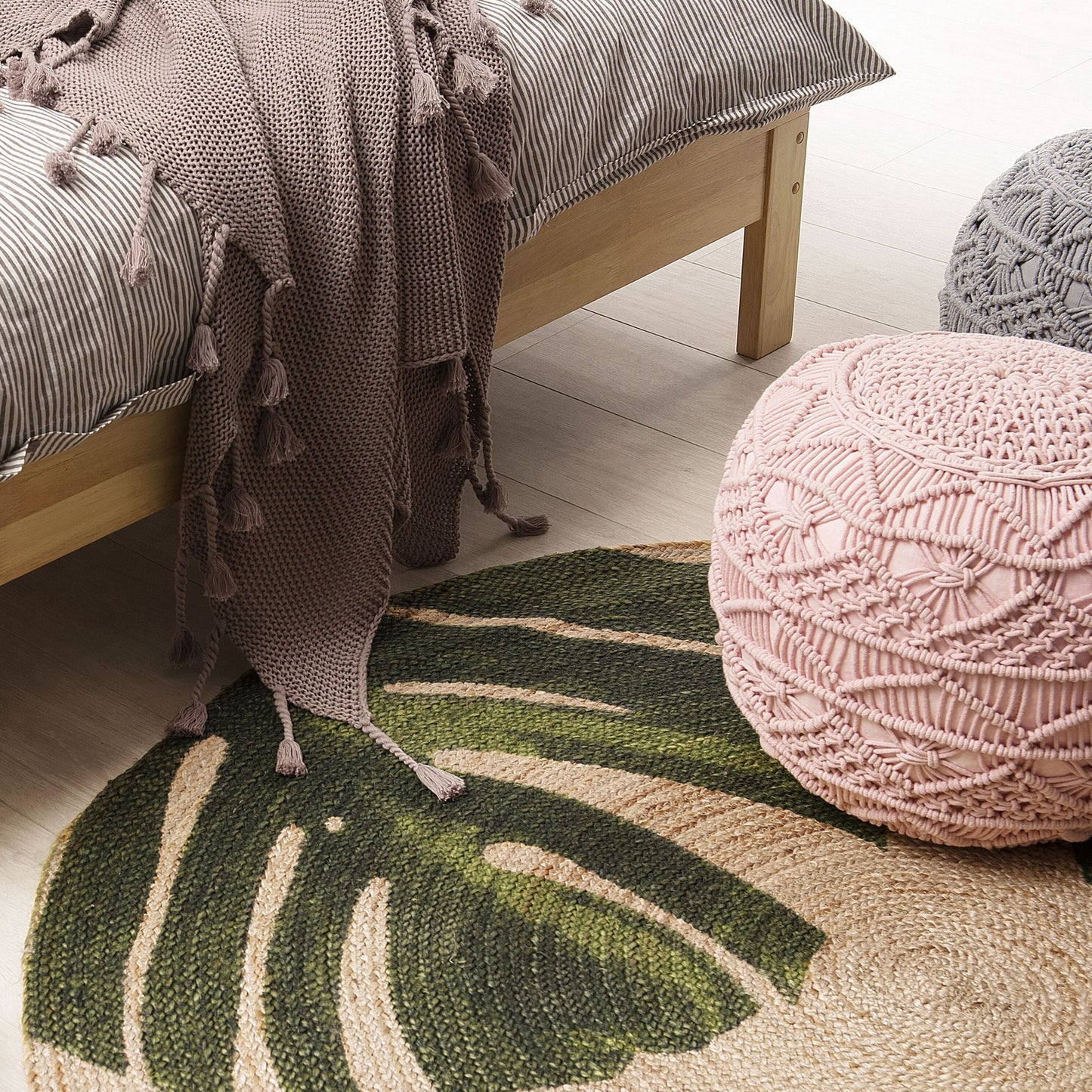 INCIK Round Jute Area Rug Green 140cm Braided Monstera Leaf Boho Rustic Pattern