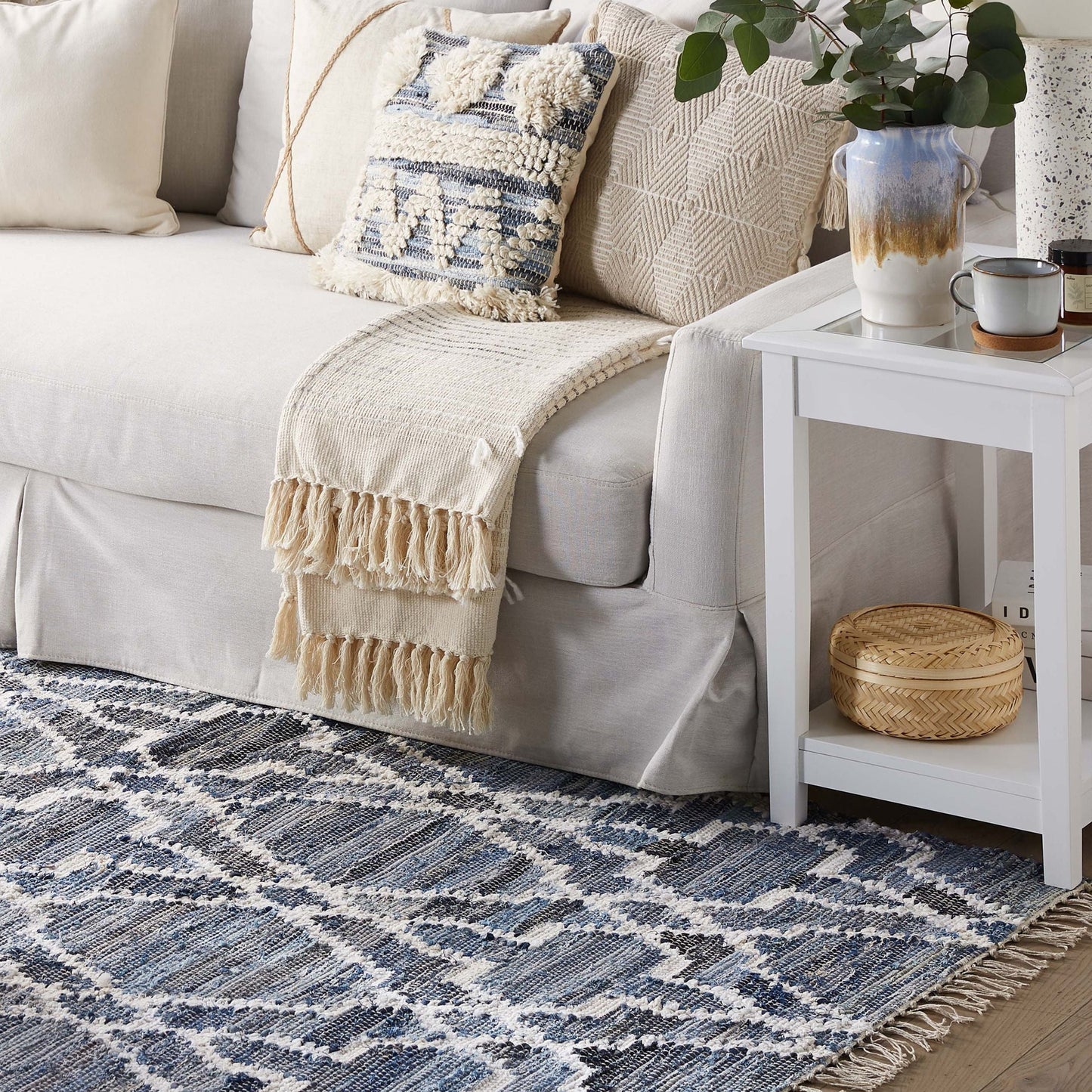 Rugs Hand Woven Jute Rug 140 x 200cm Trellis Quatrefoil