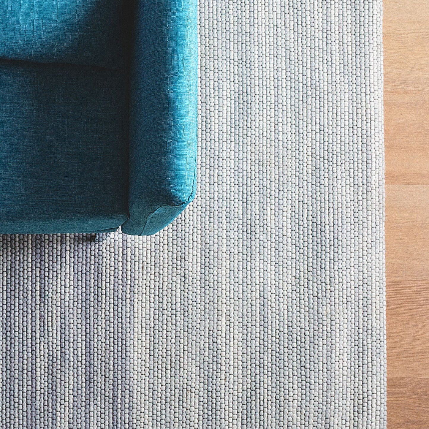 Rug Grey Wool and Polyester 140 x 200 Hand Woven Modern Design Soft Calming Tones