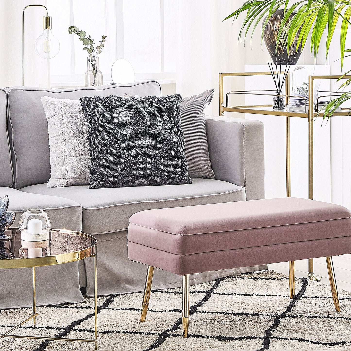 Design Pink Velvet Bedroom Storage Bench With Golden Legs