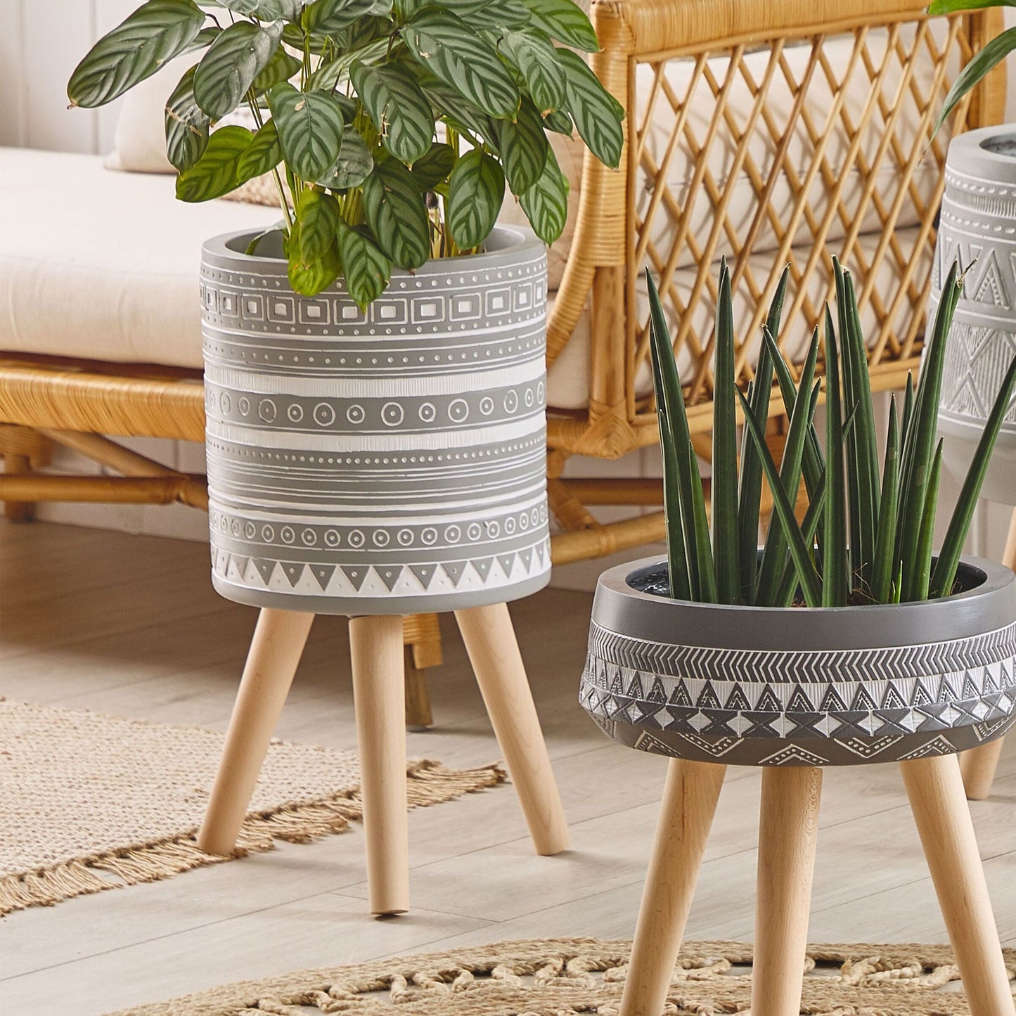 Light Grey Flower Pot 30 x 30 x 31 Three Leg Beech Stand Indoors