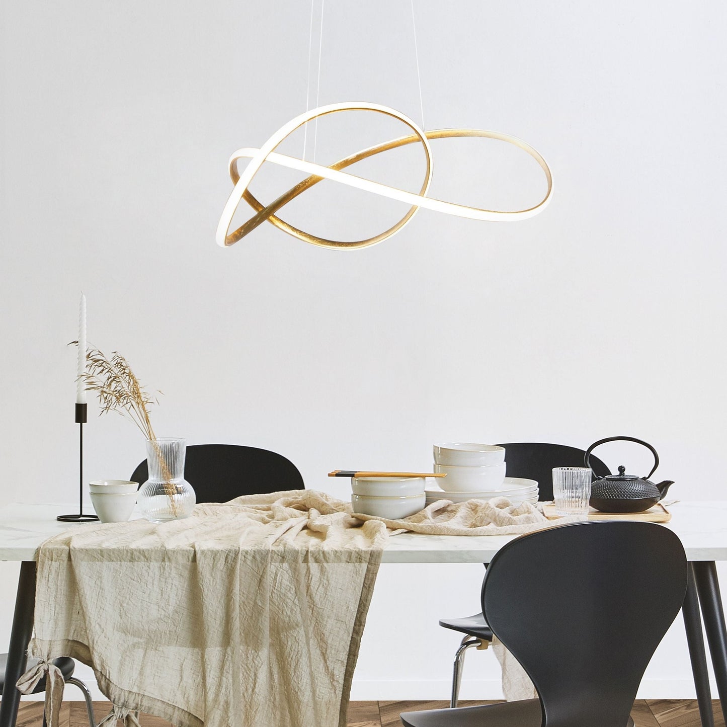Pendant Lamp Gold Aluminium Integrated LED Knot Shape
