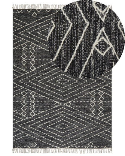 Oriental Geometric Rug 140 x 200 Off White Black Tassels