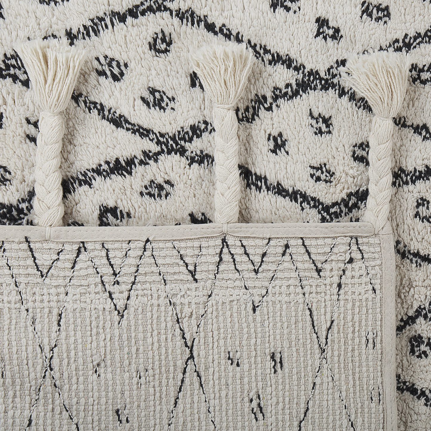 Oriental Cotton Rug 140 x 200cm Off-White Black Geometric Tassels