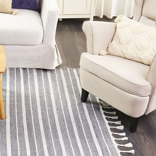 Area Rug Light Grey 140 x 200cm Modern Stripe Pattern
