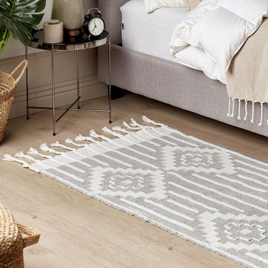 Indian Style Grey White Area Rug 80 x 150 Tassels