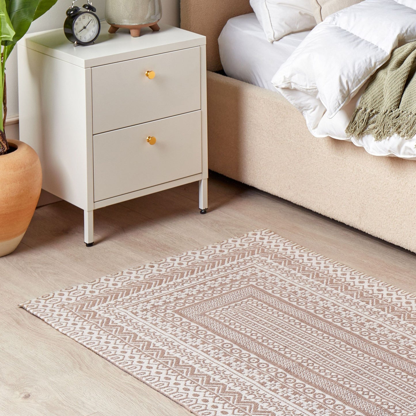 Beige And White Jute Blend Area Rug 80 x 150cm Modern Geometric Pattern For Living Room Soft Underfoot