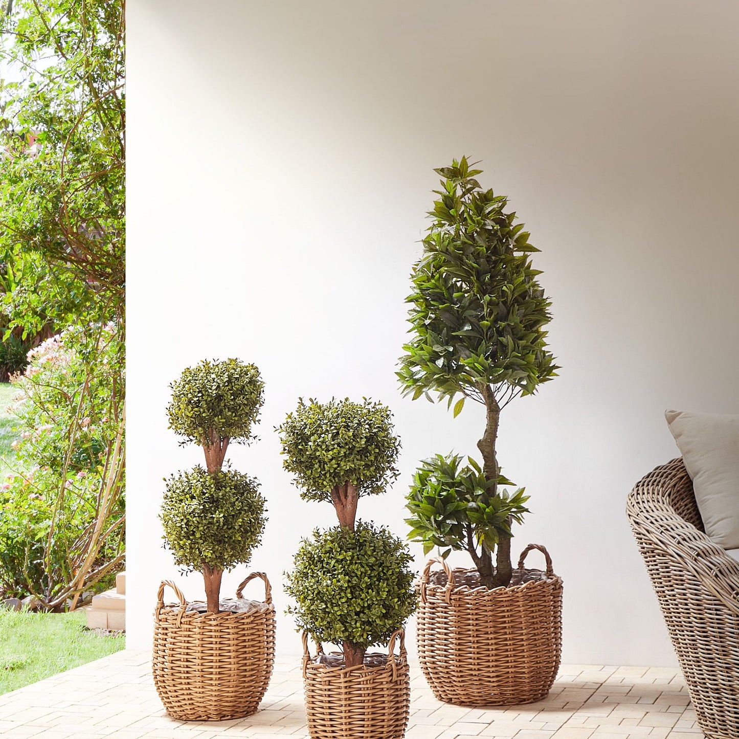 Set Of Brown PE Rattan Plant Baskets Round With Handles