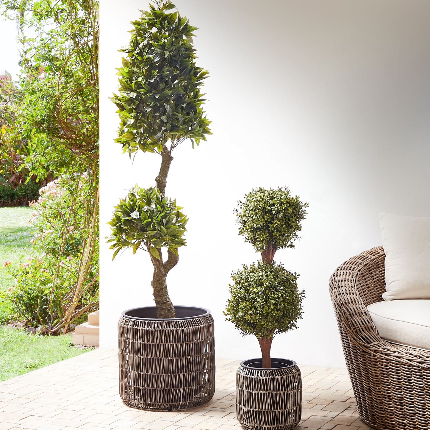 Light Brown PE Rattan Plant Pots Set 2 With Plastic Insert