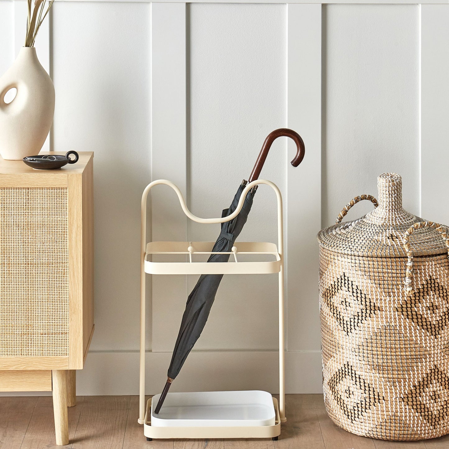 Modern Beige Iron Umbrella Stand With Drip Tray, Metal Hallway Organizer