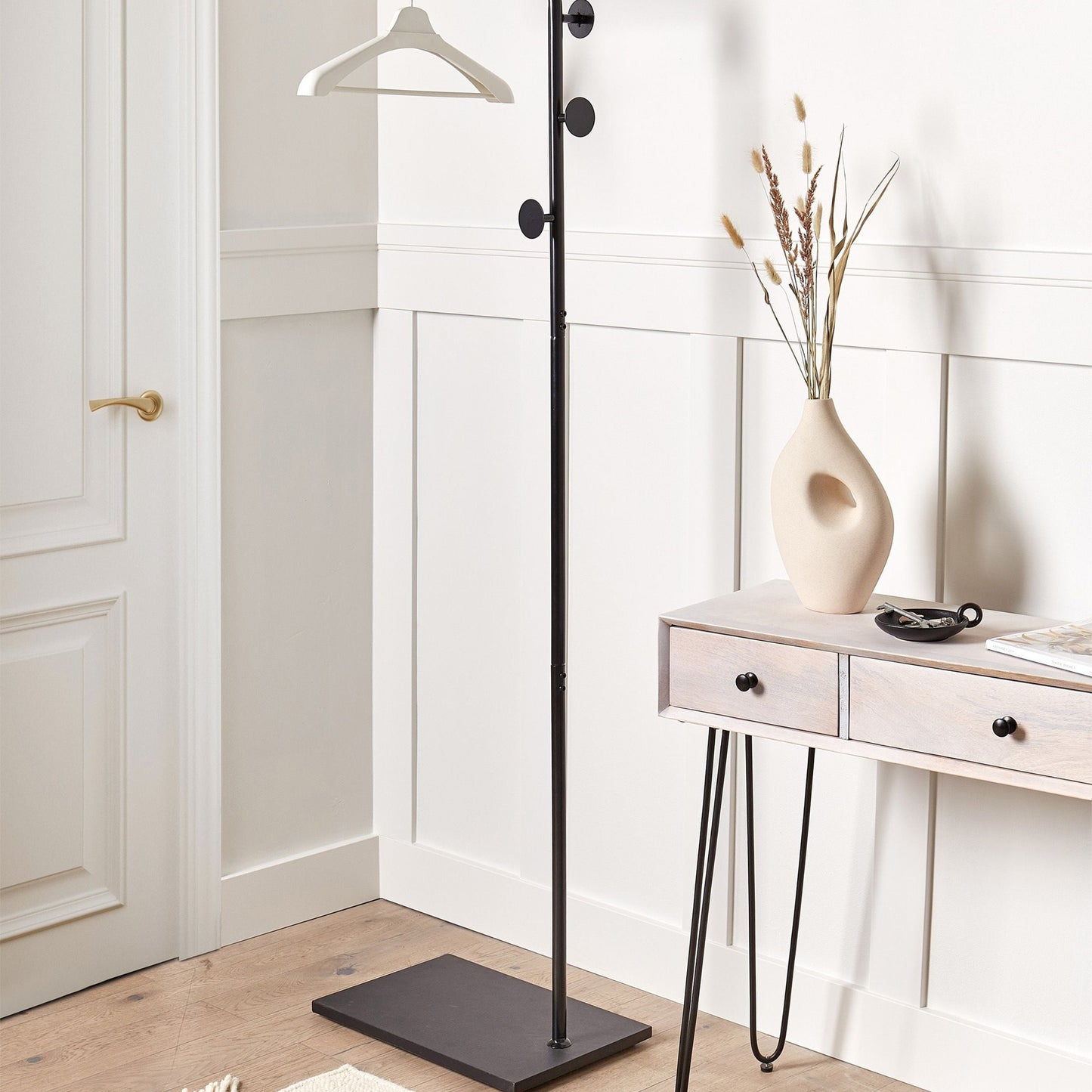 Black Metal Coat Stand 169 Centimeter Freestanding Industrial Modern Jacket Rack Hallway Decor