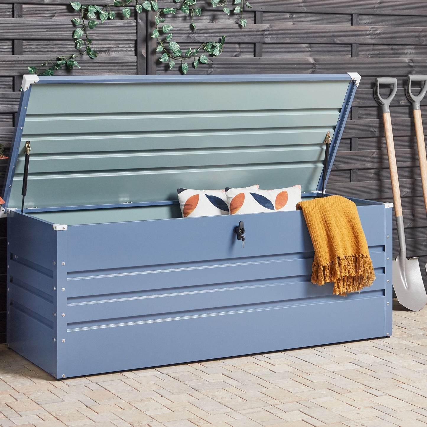 Outdoor Storage Box Blue Galvanized Steel 600 L Industrial Garden