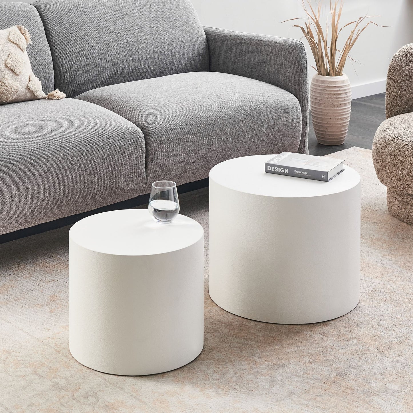 Set Of 2 Round Coffee Tables White Tops Small And Medium