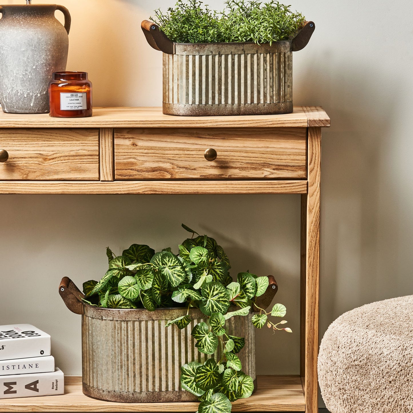 Plant Pots Set Of 2 Grey Distressed Iron With Wooden Handles