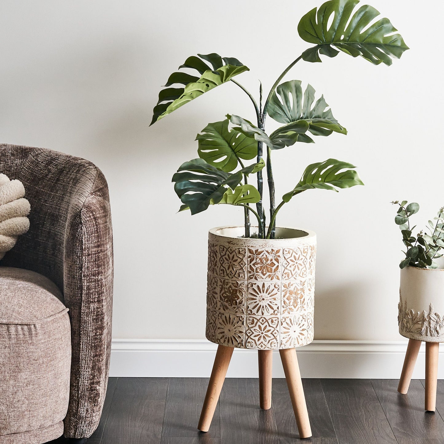 Off White Distressed Vintage Plant Pot With Wooden Legs For Indoor Outdoor