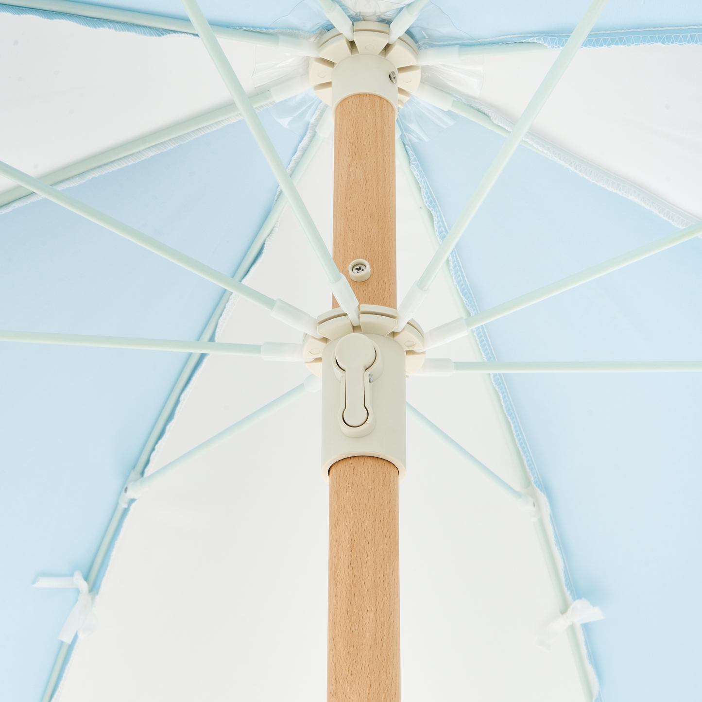 Parasol Light Blue Fabric Beech Wood Pole 150cm Round Tilting UV Resistant Outdoor Umbrella